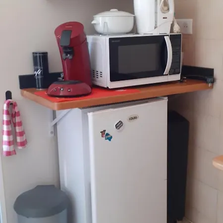 Bed & Breakfast Indépendante Et Coin Repas Proche Futuroscope Et Civaux Saint-Julien-l'Ars